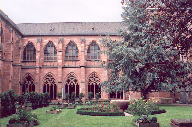 Hohe Dom St. Martin cloister