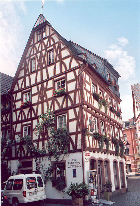 Haus Zum Aschaffenberg on Kirschgarten