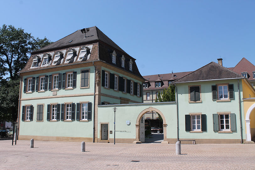 Former Domherrenkurie on Domplatz