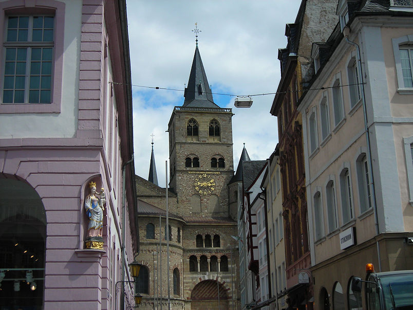 Hohe Domkirche St. Peter viewed from Hauptmarkt