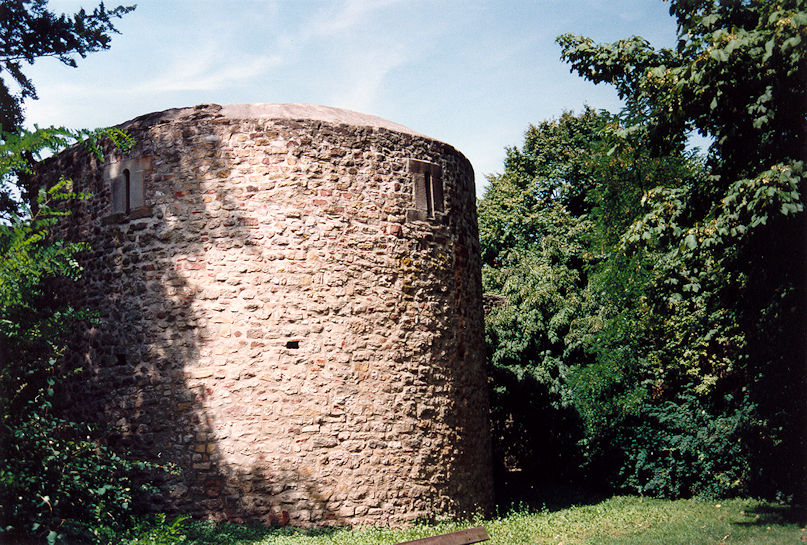 In Kurfürstliches Palais garden