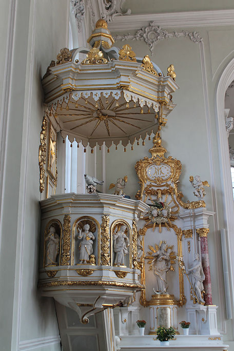 Basilika St. Johann pulpit
