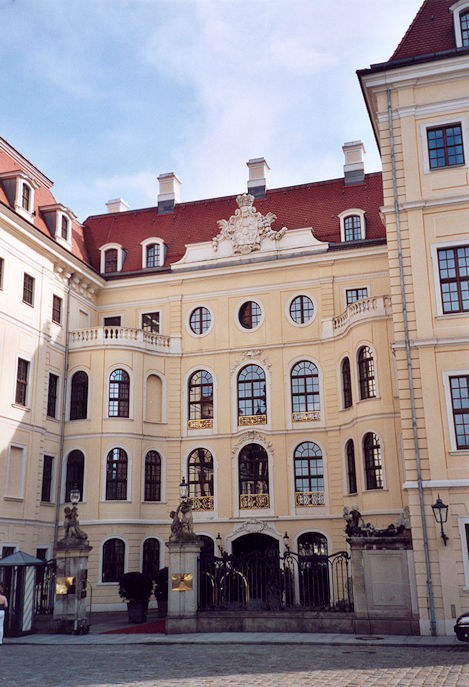 Taschenbergpalais