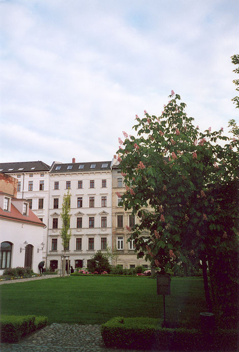 By Mendelssohn's house