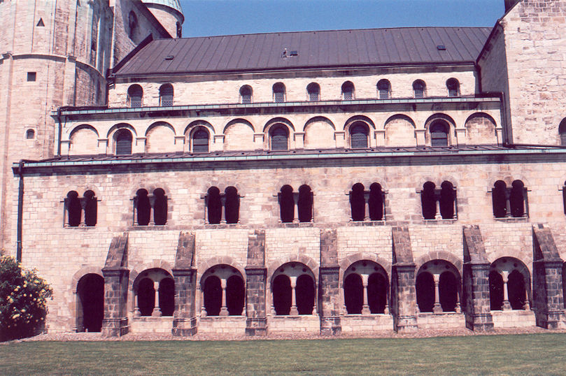 Stiftskirche St. Cyriakus