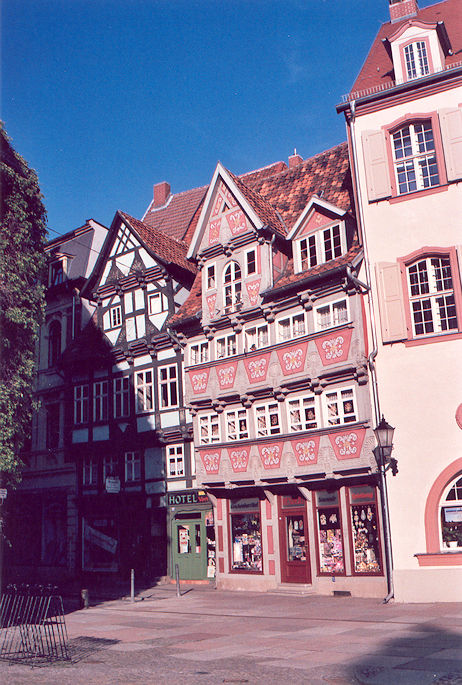 Schuhmachergildehaus & an early Renaissance house on Breite Straße