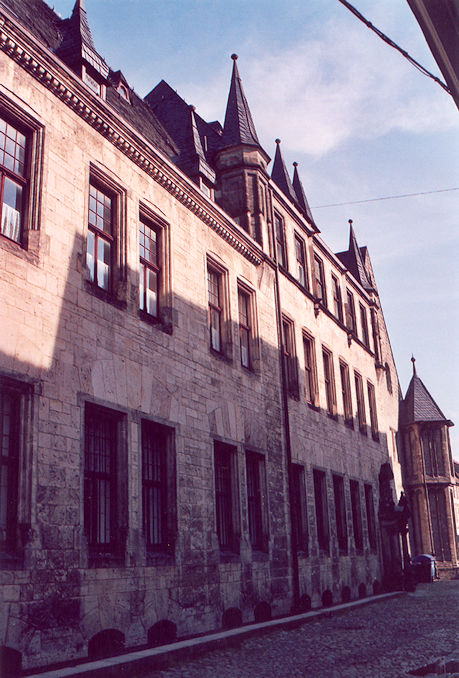 Rathaus along Hoken