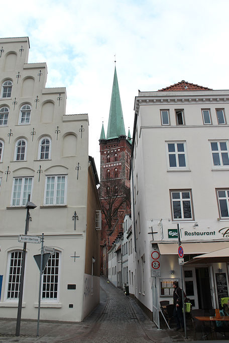 Petrikirche from An der Obertrave & Pagönnienstraße crossing