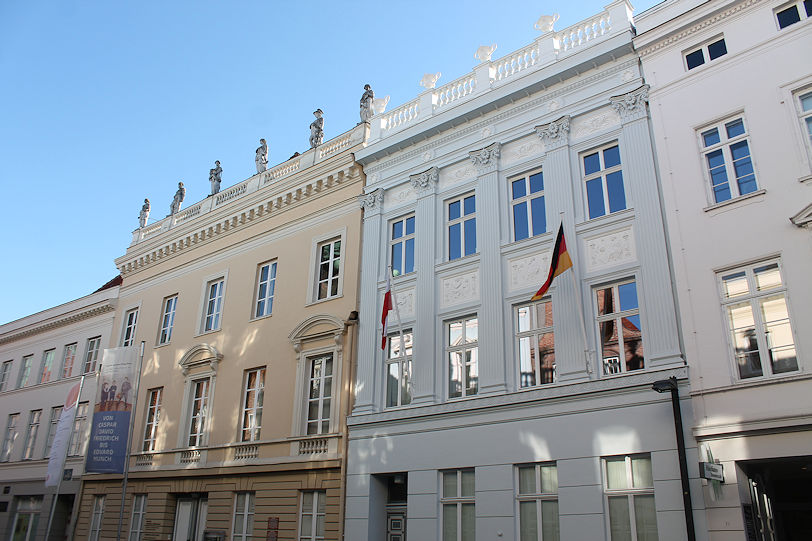 Königstraße with Behnhaus
