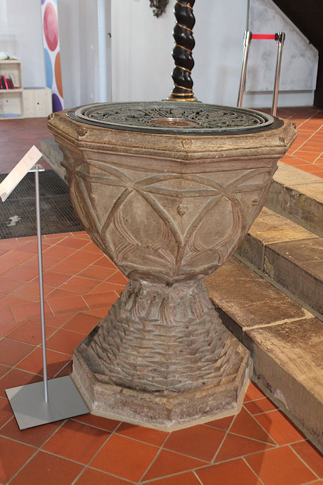 Georgenkirche Baptismal font