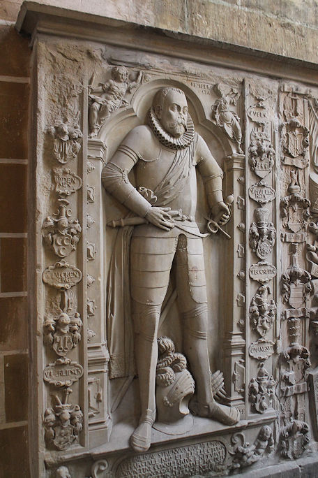Dom tombstone
