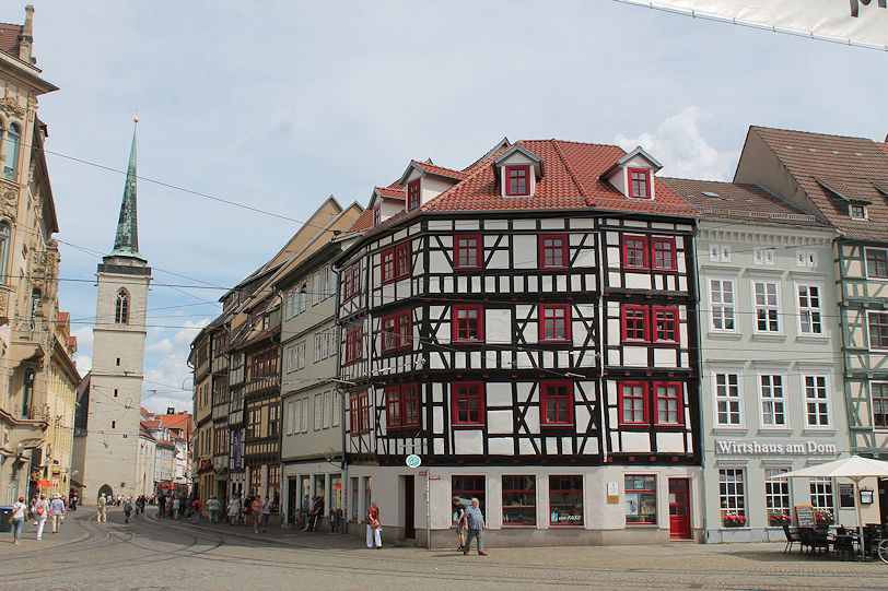 Crossing of Marktstraße & Domplatz with Allerheiligenkirche