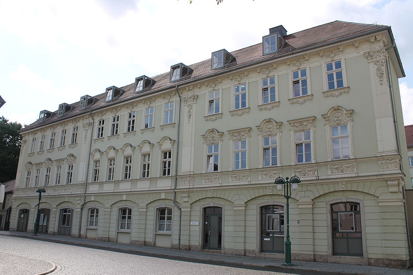 Rößlersches Haus on Platz der Demokratie