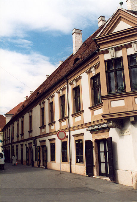 Building Fazekas köz