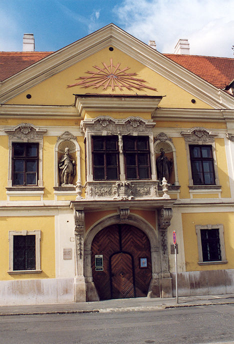 Apátúr house