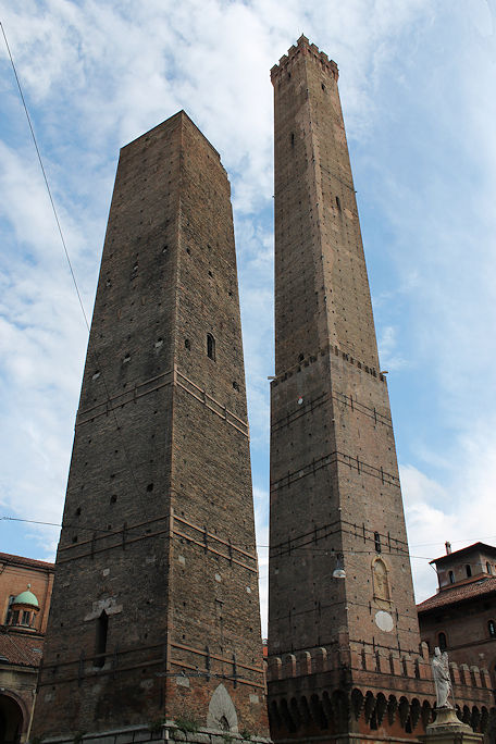 Torre degli Asinelli & Torre della Garisenda