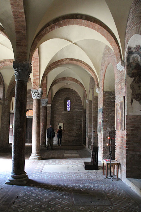 Basilica di Santo Stefano (Sette Chiese) Chiesa della Trinità