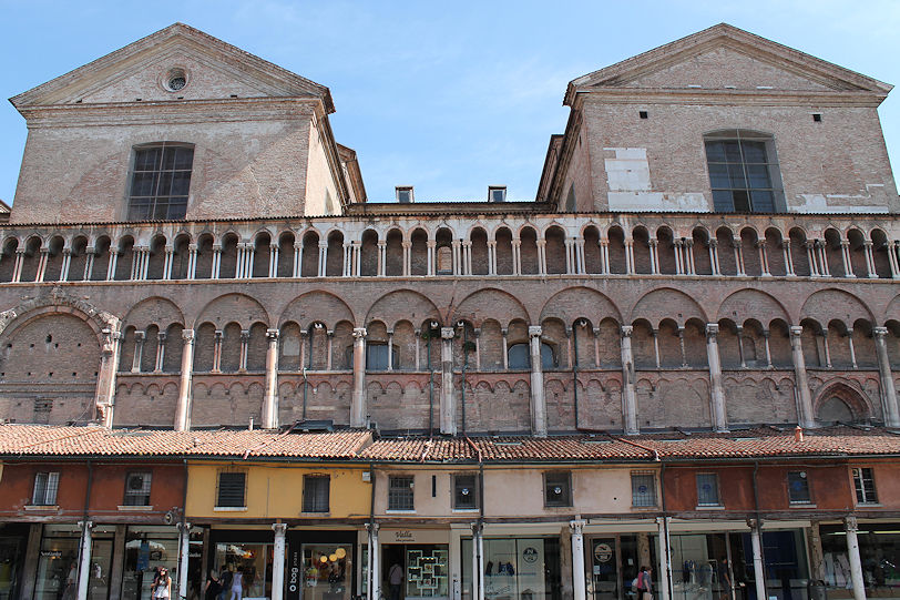 Cattedrale di San Giorgio & Loggia dei Mercanti
