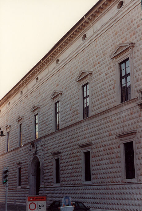 Palazzo dei Diamanti