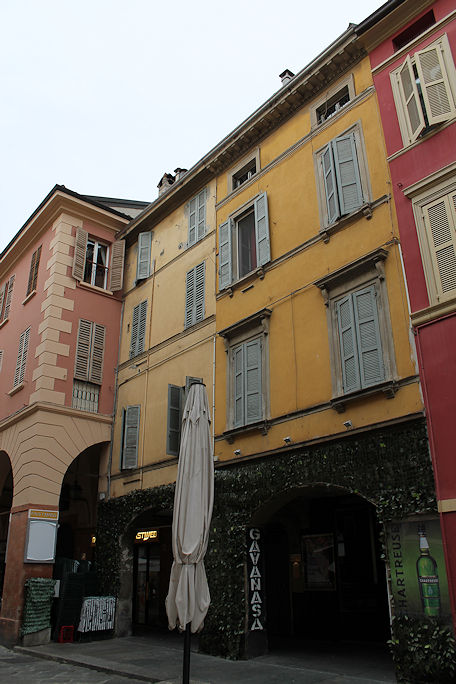 Strada Farini