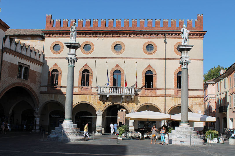 Palazzo Merlato & Columns