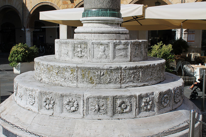 Piazza del Popolo Column
