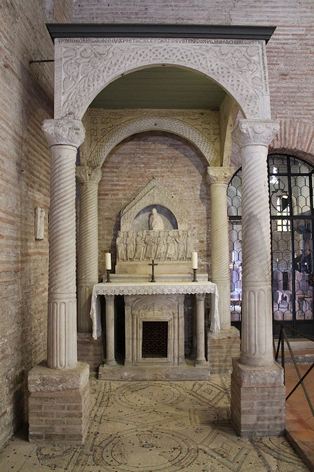 Basilica di Sant'Apollinare in Classe ciborium, altar & relief
