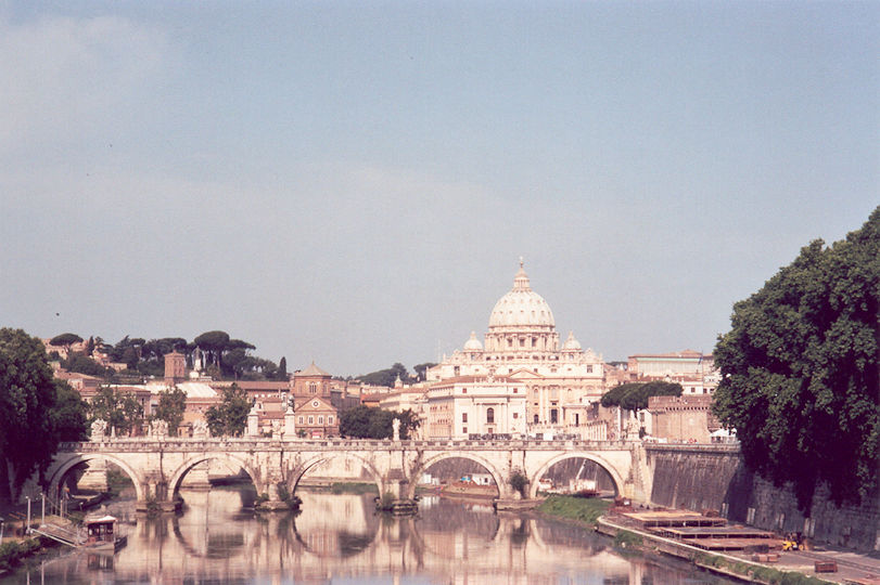 Basilica di San Pietro in Vaticano, Ponte Sant'Angelo & Tevere