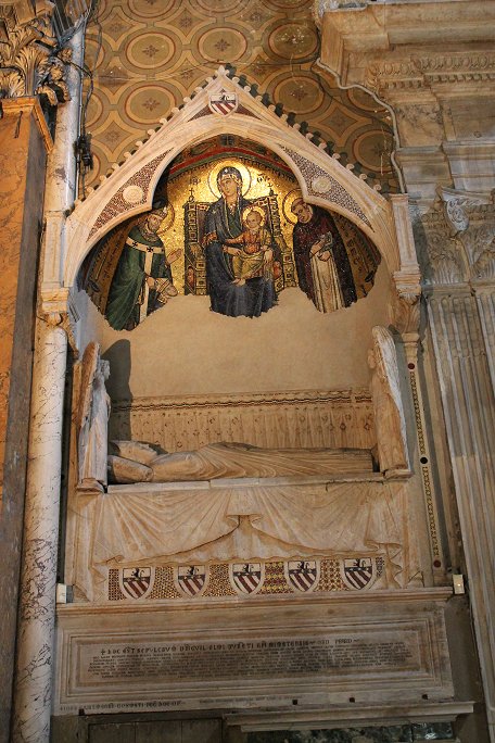 Basilica di Santa Maria sopra Minerva tomb by Giovanni di Cosma
