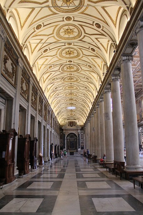 Basilica di Santa Maria Maggiore aisle