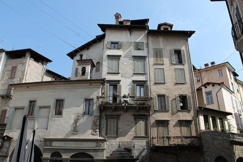 Piazza Mercato delle Scarpe