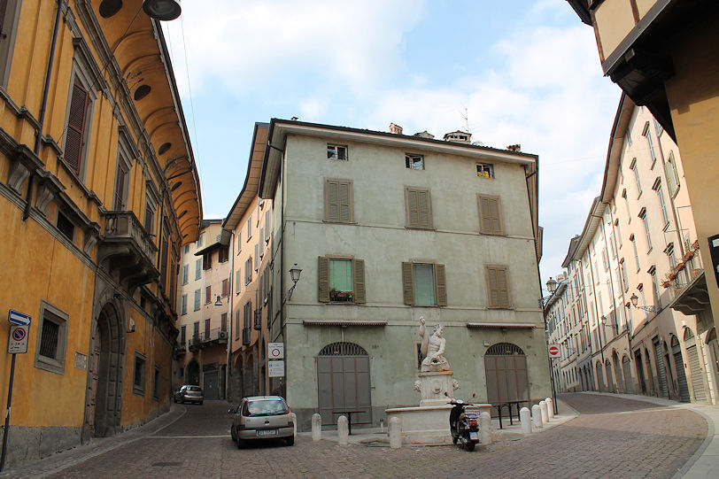 Via Pelabrocco & Via Pignolo