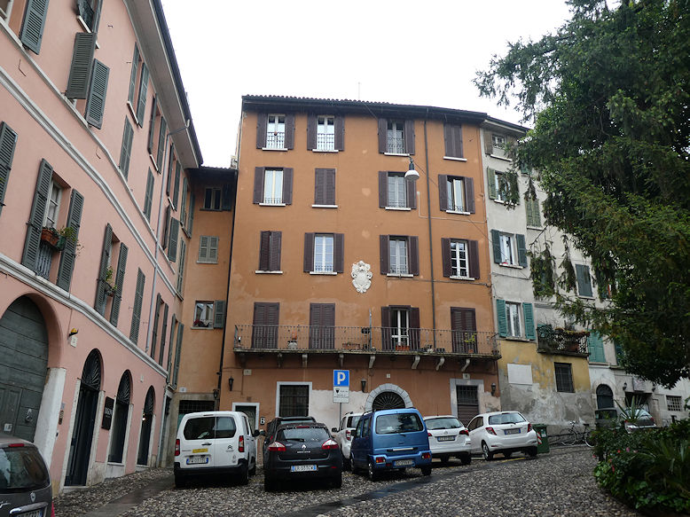 Piazza Tito Speri