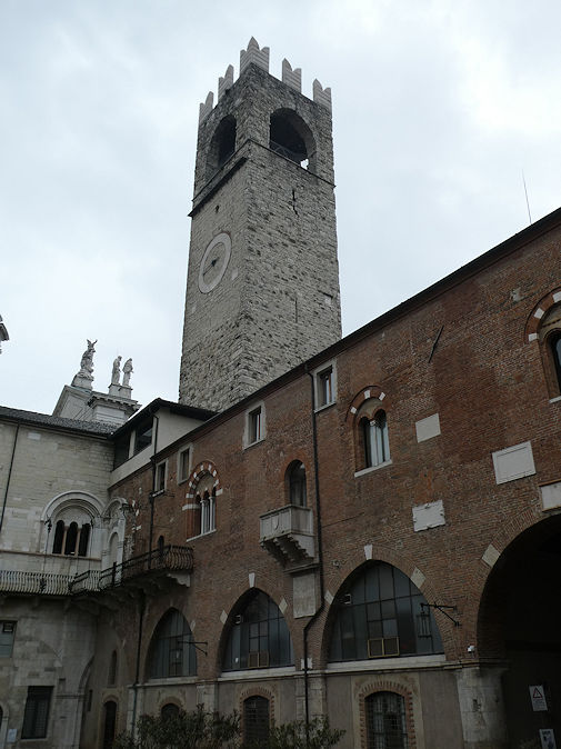 Palazzo Broletto & Torre del Pegol
