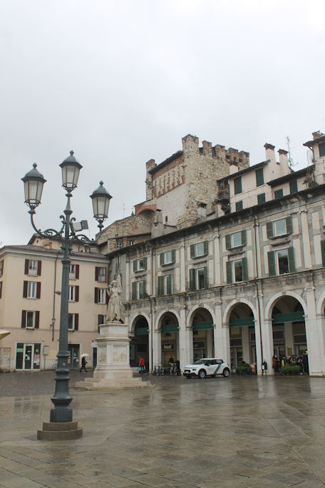 Piazza della Loggia, porticoes