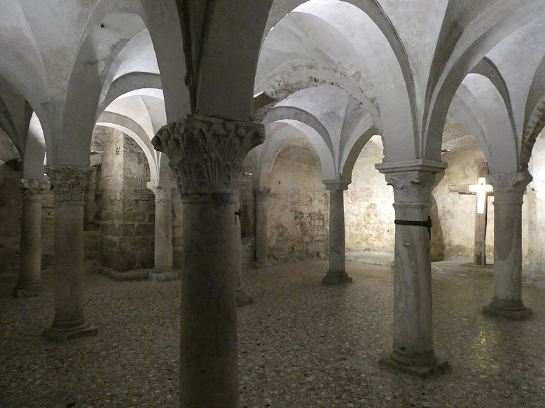 Duomo vecchio (AKA Rotonda), crypt