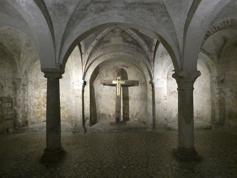 Duomo vecchio (AKA Rotonda), crypt
