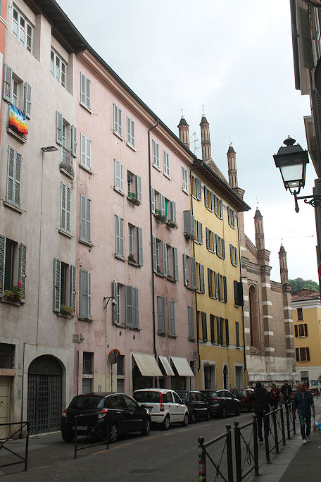 Contrada del Carmine