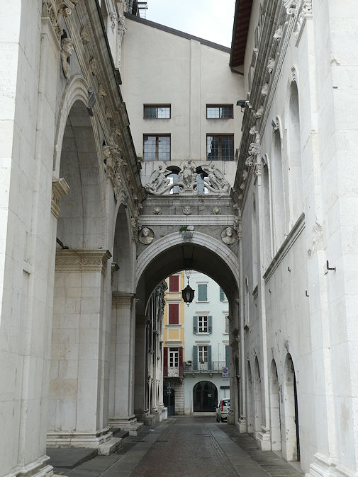 Palazzo della Loggia with the edificio dello scalone