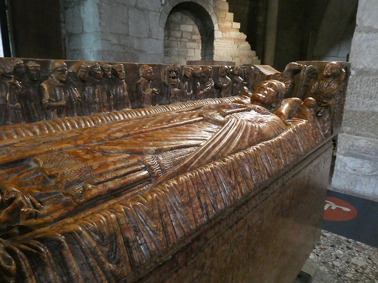 Duomo vecchio (AKA Rotonda), tomb (detail)