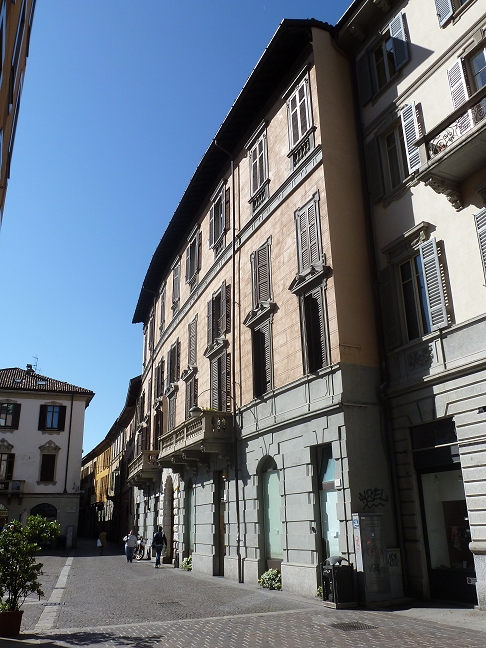 Via Paolo Carcano & Piazza Giuseppe Mazzini