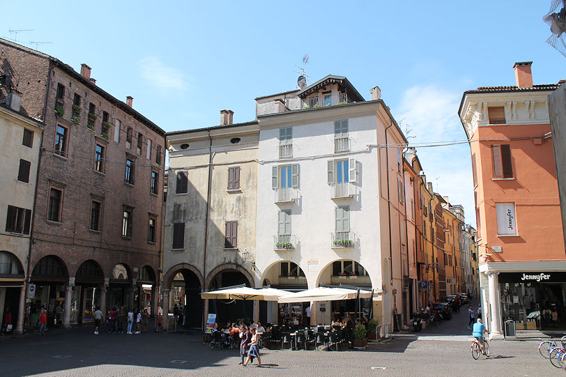 Piazza Andrea Mantegna