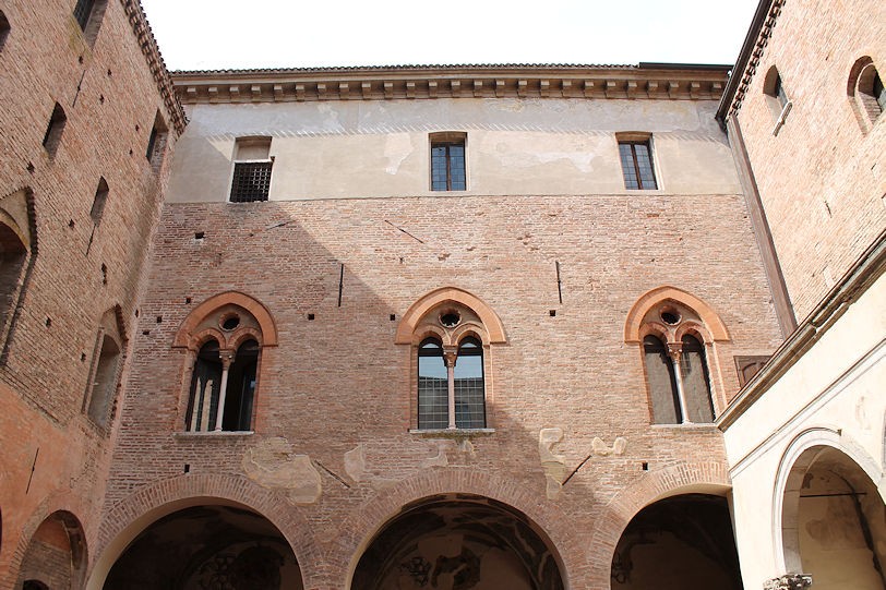 Palazzo Ducale Castello di San Giorgio courtyard