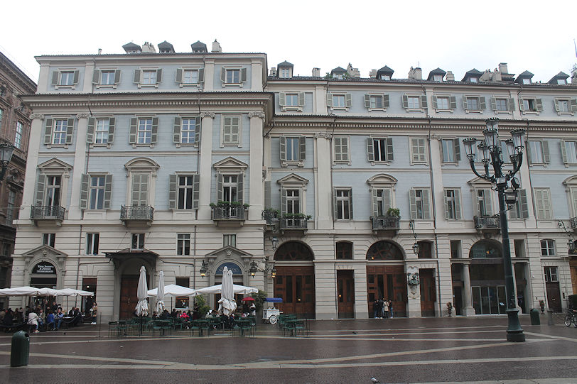 Piazza Carignano, Teatro Carignano