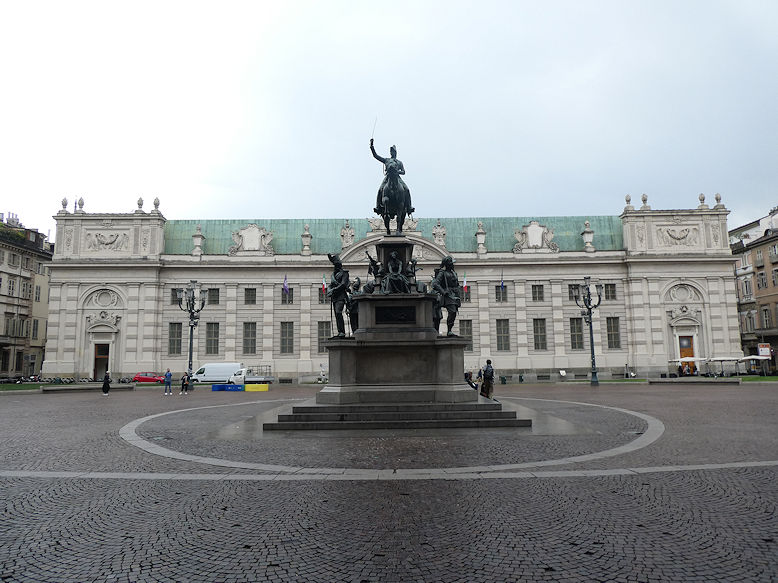 Piazza Carlo Alberto with the National Library