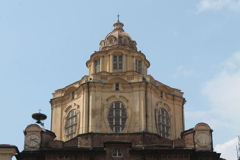 San Lorenzo Church (Real Chiesa di San Lorenzo), Piazza Castello