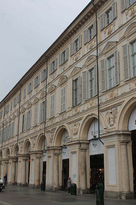 Piazza San Carlo, Palazzo Turinetti di Pertengo