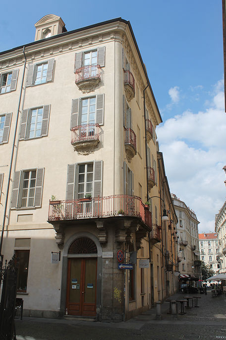Crossing of Via Santa Chiara & Via Sant'Agostino