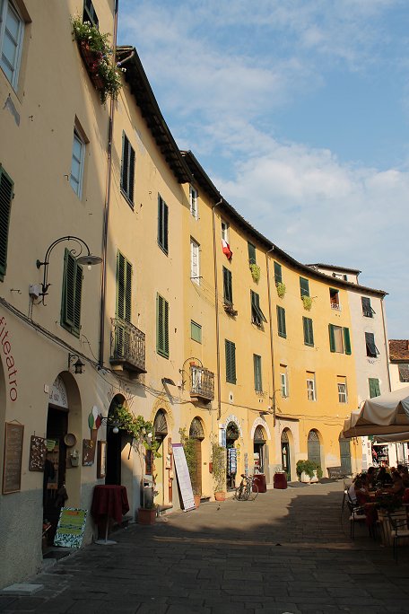 Piazza dell'Anfiteatro