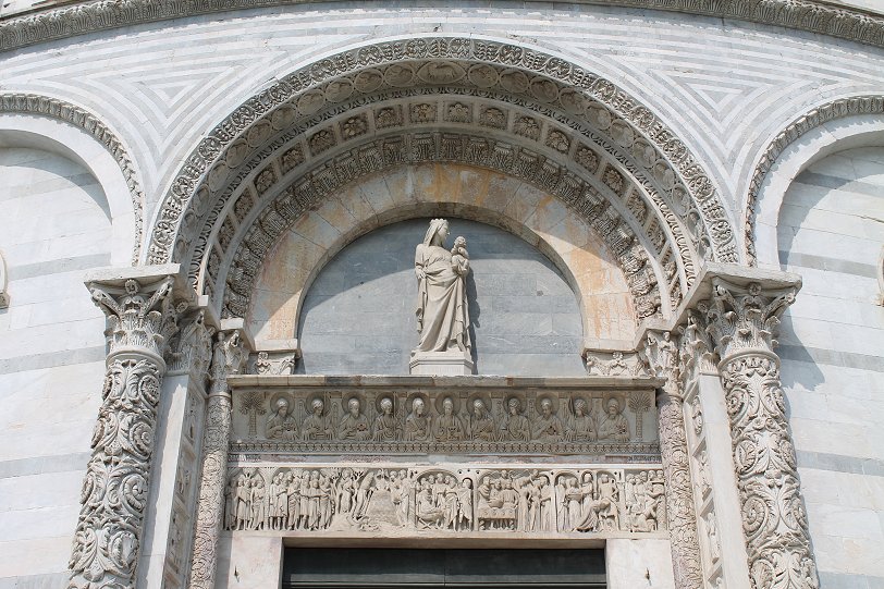 Battistero di San Giovanni Battista portal